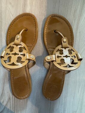 Tory Burch Leather Logo Thong Sandals in Tan with Gold Medallions
